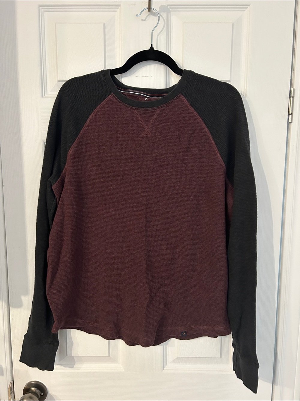 Denver Hayes Two-Tone Crewneck Sweater in Burgundy and Black